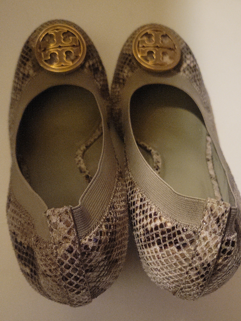 Tory Burch Women's Taupe Snakeskin Logo Ballet Flats - Picture 5 of 13